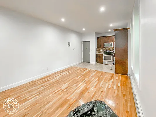 Rented by MySpaceNYC | media 21