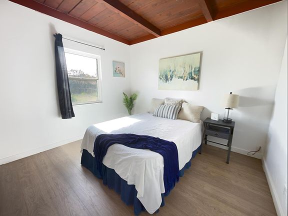 4th image of 1628-1630 Paradise Rd