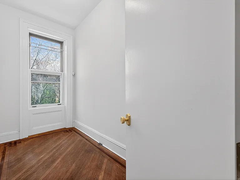 701 Bergen Ave — Photo 26