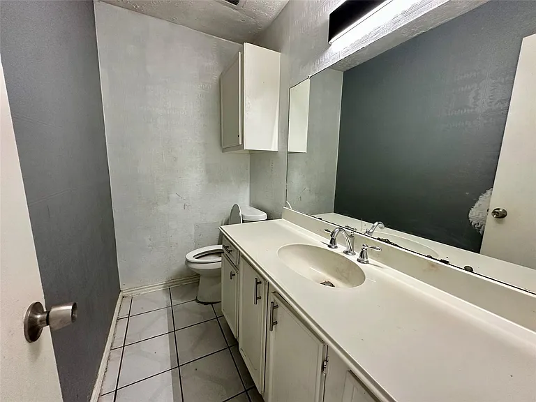 13517 Castilian Dr #1 — Photo 8