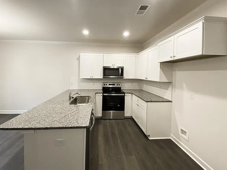 4936 Rockwood Rd — Photo 15