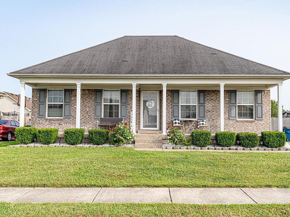 1st image of 738 Oak Grove Blvd