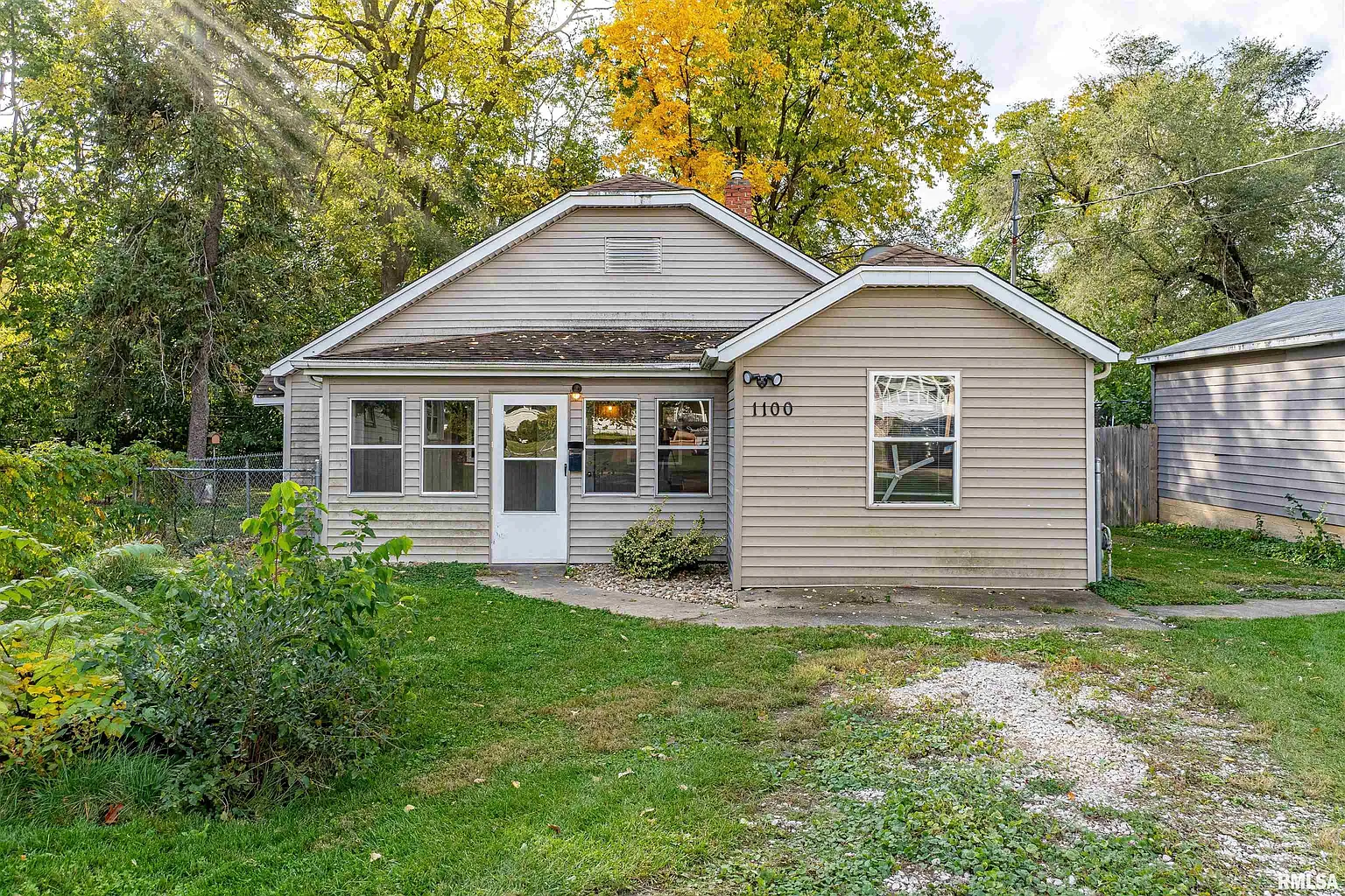 1100 W Gilbert Ave photo 1