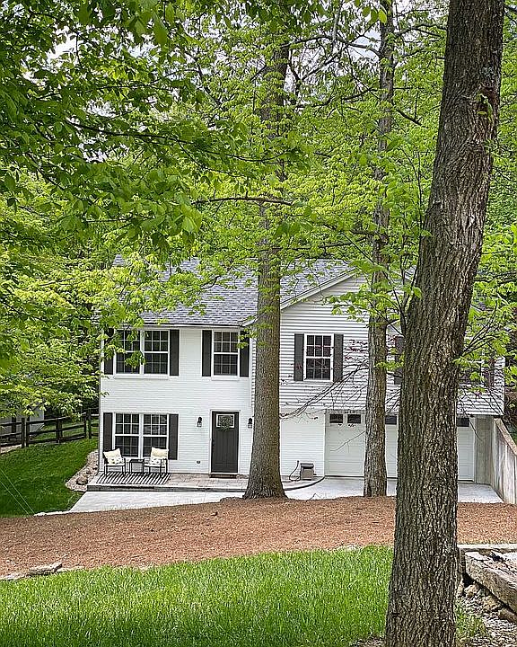 1st image of 20955 Ferngrove Ct