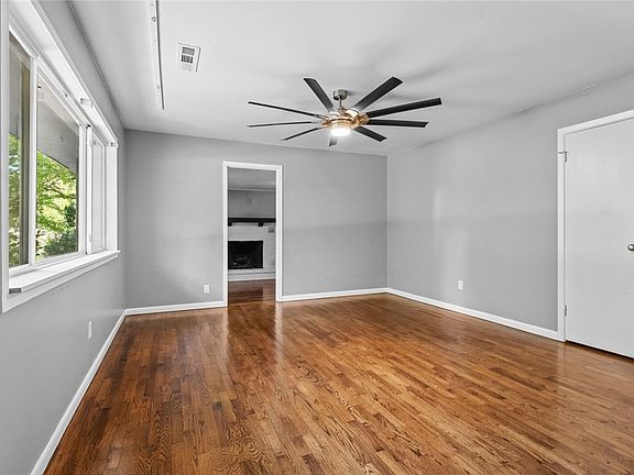 3rd image of 213 E Harold St