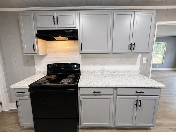 5th image of 1415 Valley Dr