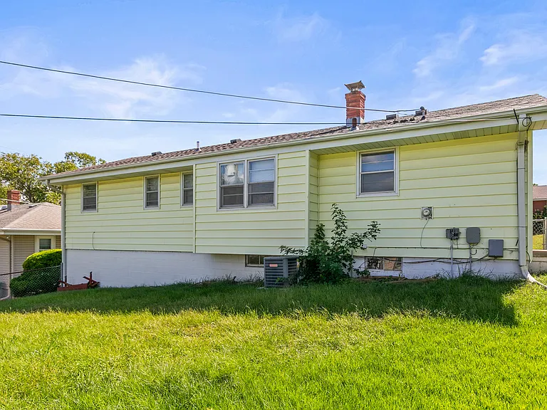 11214 Leavenworth St — Photo 27