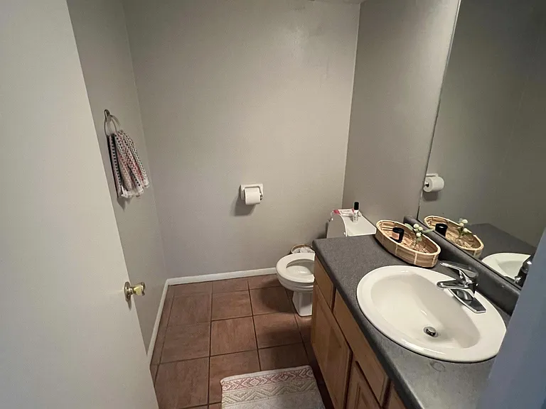 768 Roland St — Photo 14