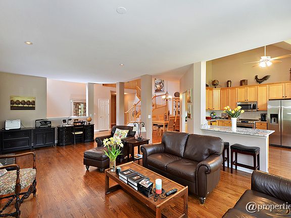 Living Room/Dining Room