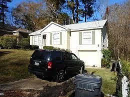 3 bed, 1300 sqft, $1,250 — Photo 1
