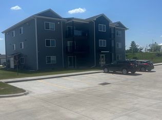 1-154 Acadia St, Waterloo, IA 50702
