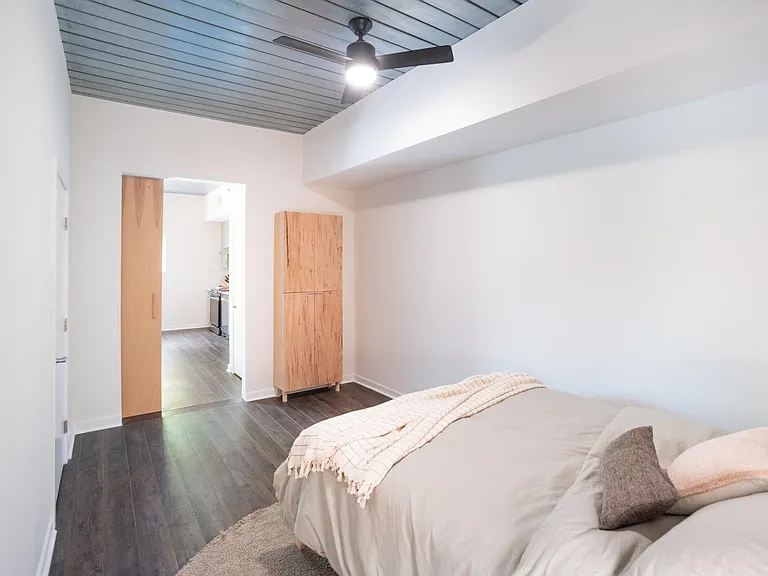 620 Glen Iris Dr NE #217 — Photo 8