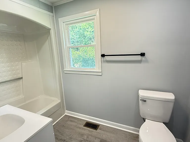 215 Newton Ln — Photo 39