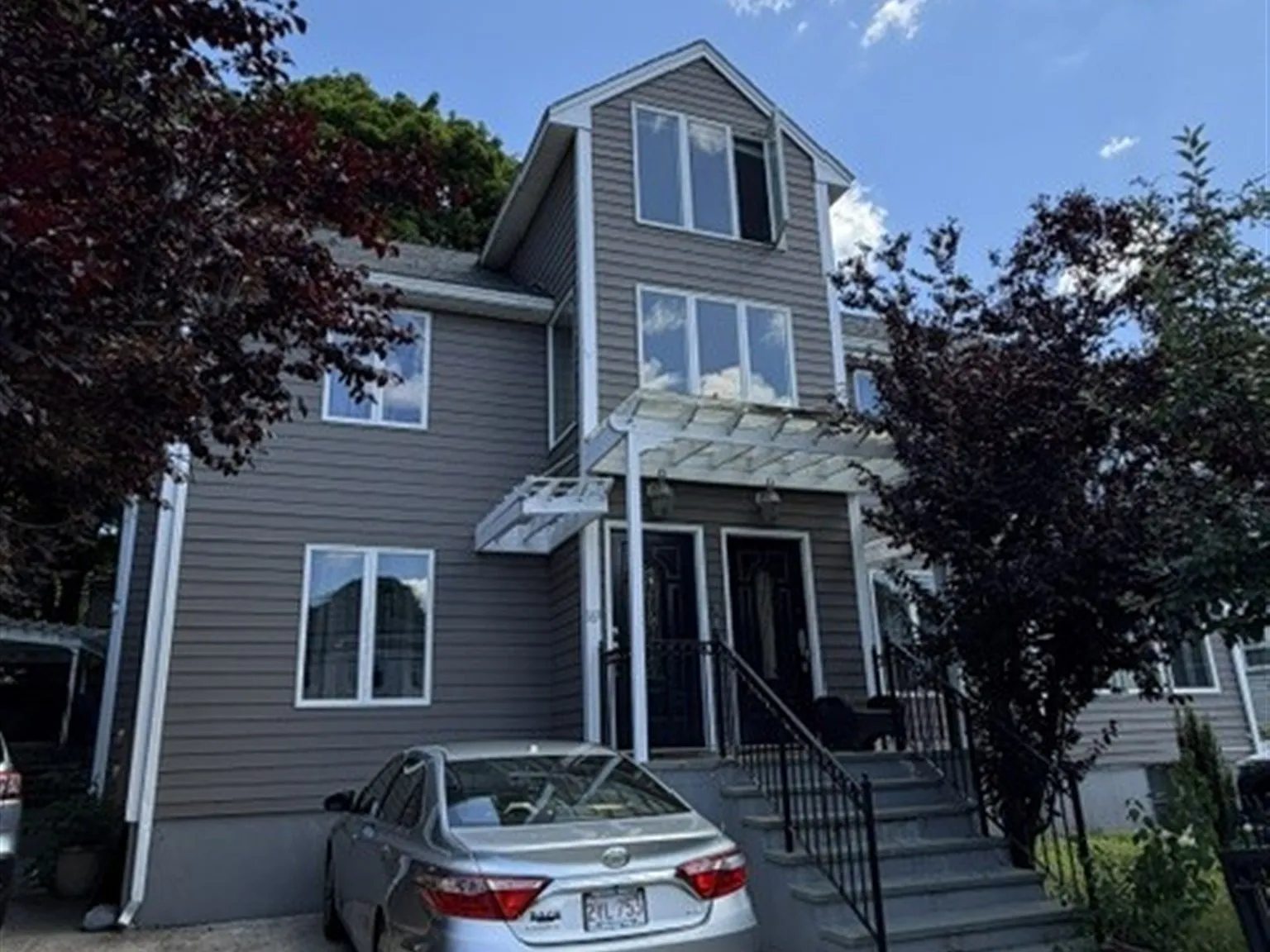 3 bed, 2.5 bath, 1200 sqft, $5,000 — Photo 2