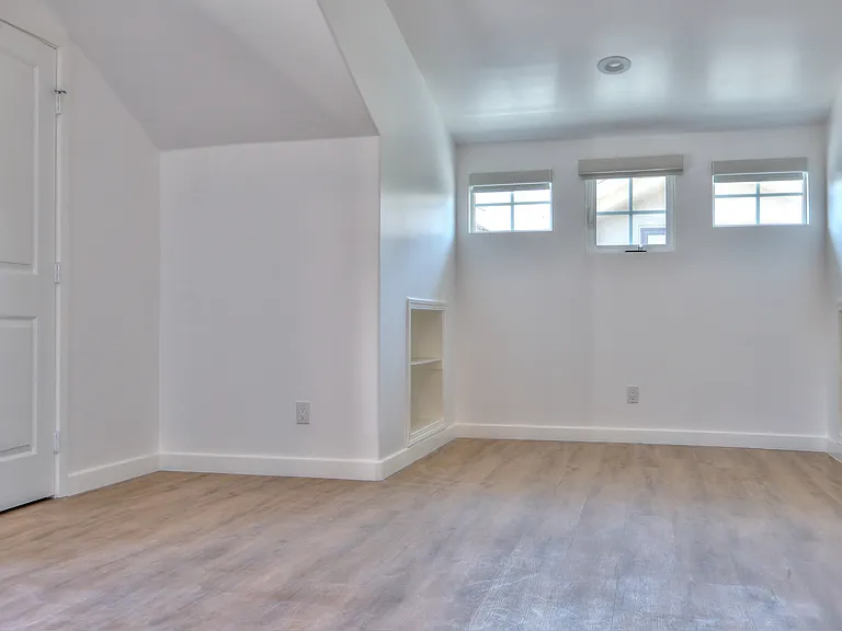 65 N Sierra Bonita Ave — Photo 11