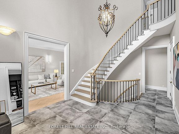 4th image of 48 Johnson St