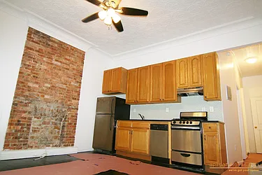 Rented by aptsandlofts.com