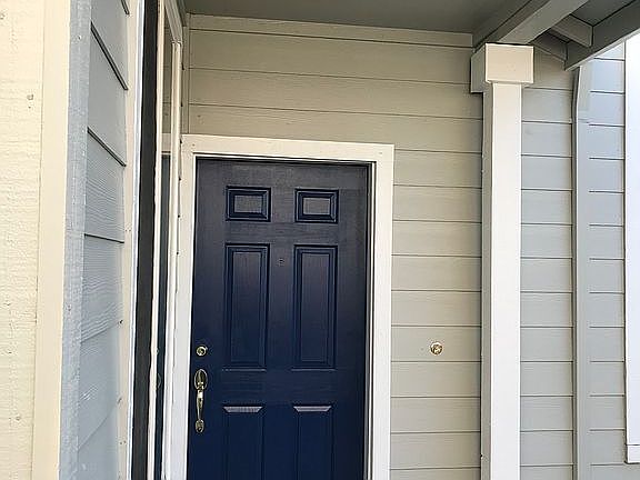 4th image of 438 Burlington Dr