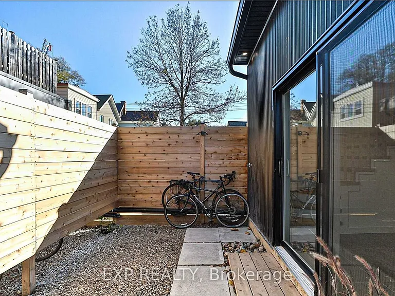 452 Montrose Ave #C — Photo 3