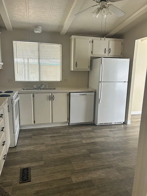 2 bed, 1152 sqft, $1,399 — Photo 2