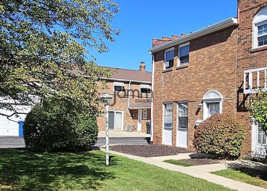 Beautiful Remodeled 3 Bed 2 Bath! Coming Soon! — Photo 3