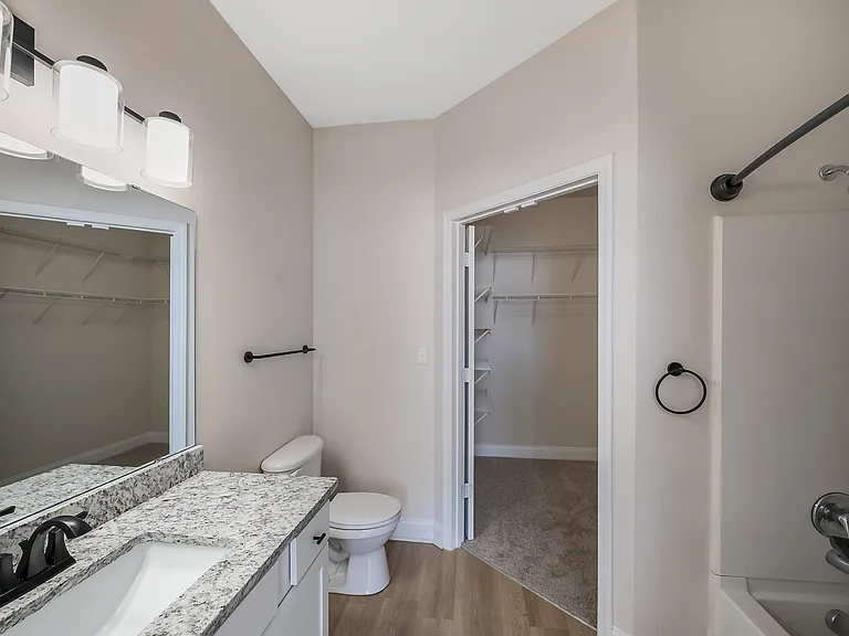 Ashbury Square Apartments — Photo 94