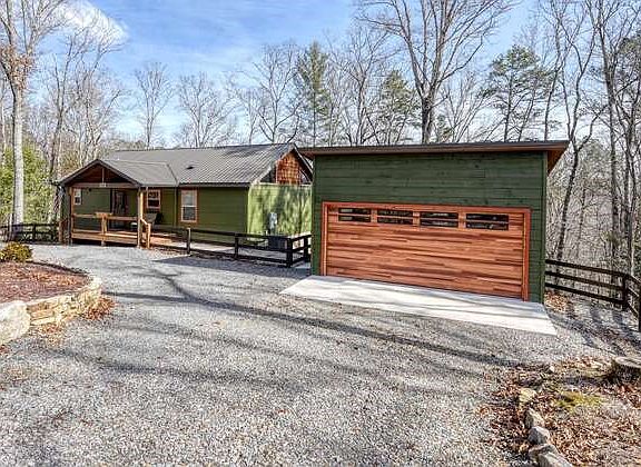 3rd image of 442 Hilltop Rd