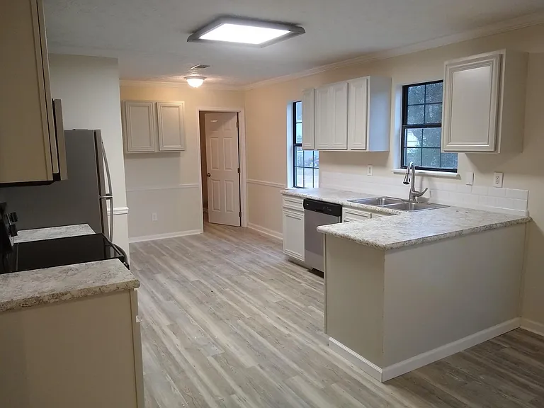 2525 Lake Ct — Photo 9