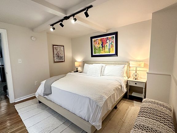 5th image of 34 Maryland Ave APT 1A