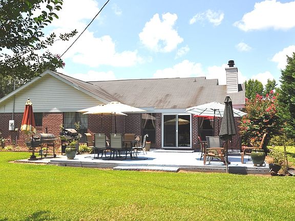 4th image of 880 Big Springs Dr NE
