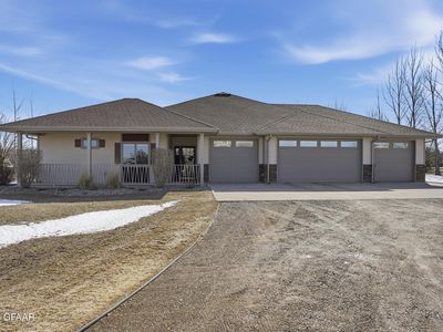 6201 Driftwood Dr, Grand Forks, ND, 58201