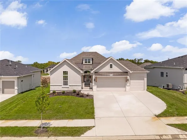 25104 W 141st Ter, Olathe, KS 66061