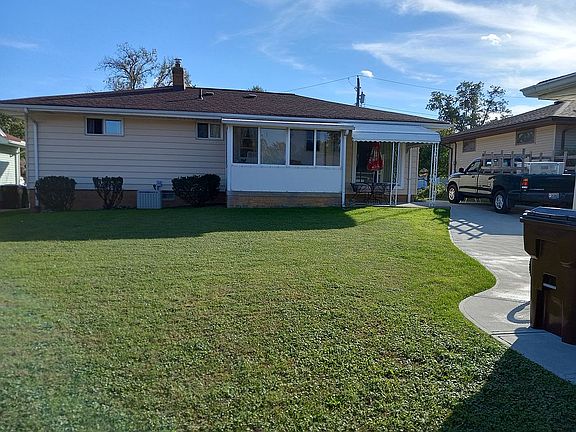 3rd image of 1412 Green Acres Dr