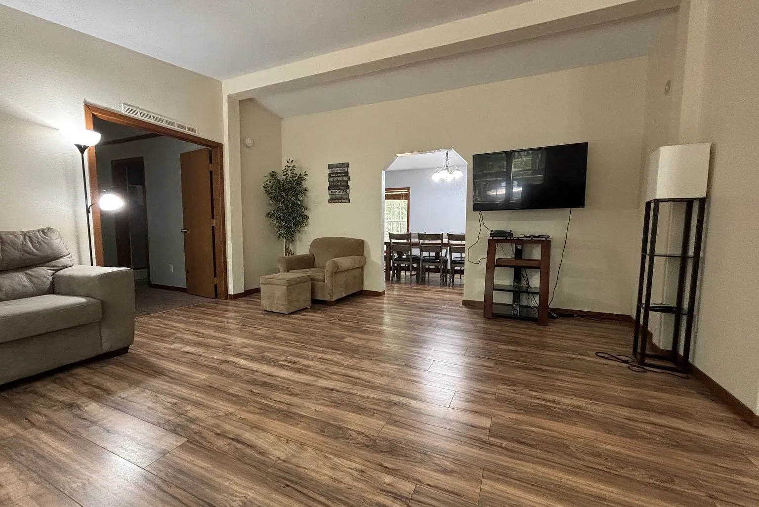 3 bed, 1568 sqft, $2,200 — Photo 4