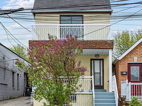2nd image of 1157 Roselawn Ave