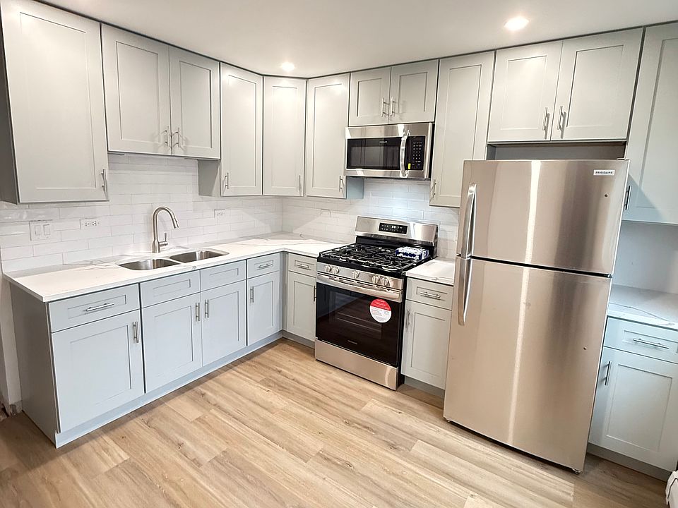 1st image of 450 N 3rd Ave #1