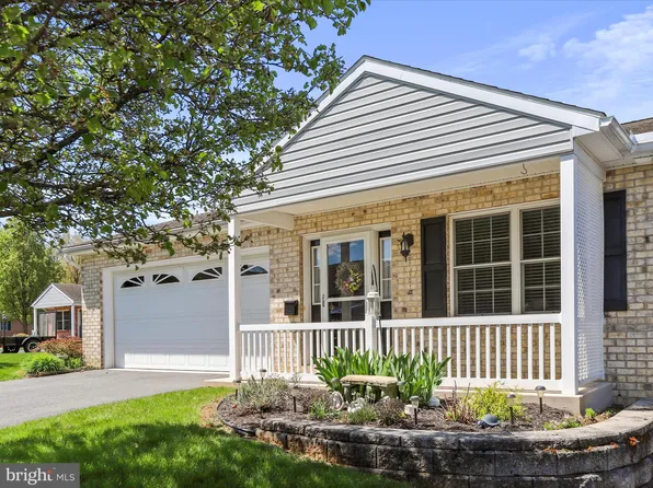 741 Fir Spring Dr, Waynesboro, PA 17268