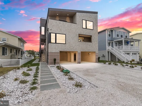 16 W Atlantic St, Fenwick Island, DE 19944