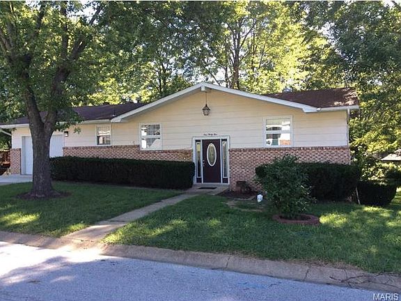 3rd image of 135 Highland Dr