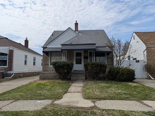 6761 Memorial St Photo 1