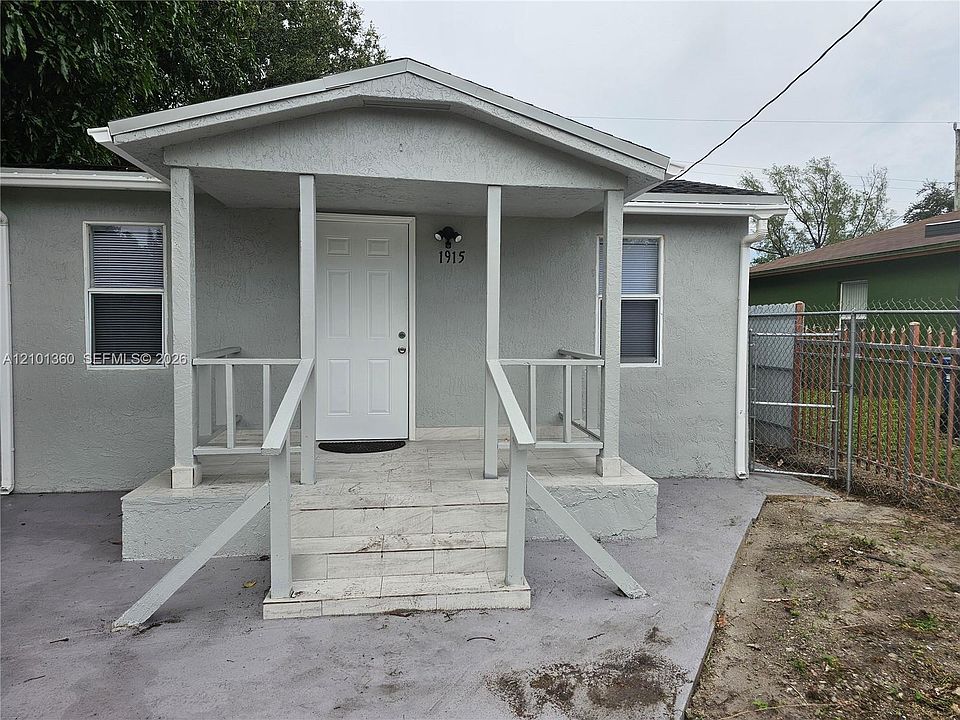 1st image of 1915 NW 82nd St