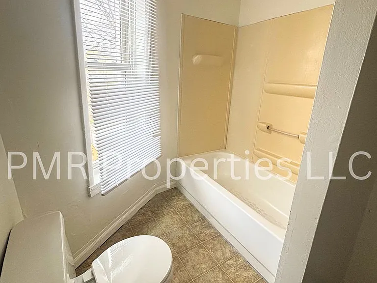 1501 N 3rd St — Photo 8