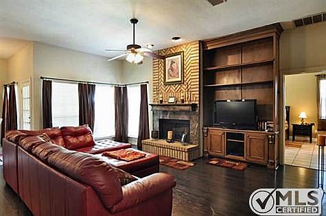 2nd image of 2604 Fairbourne Cir