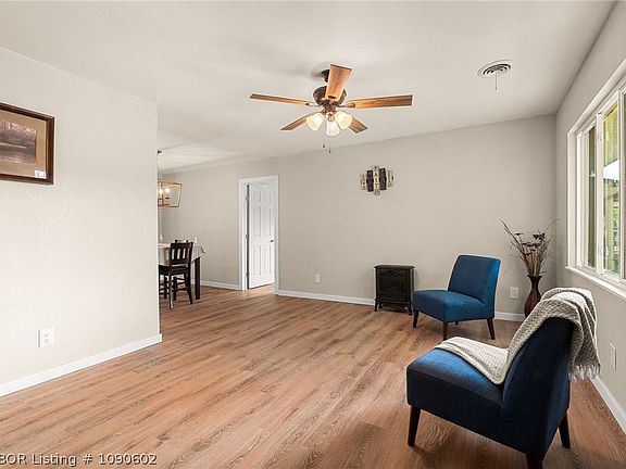 5th image of 31 Northwood Dr
