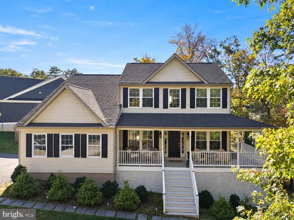 514 Sleigh Dr, Cross Junction, VA 22625