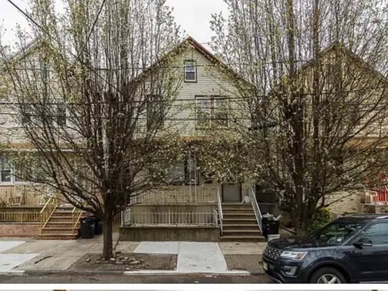 81 E 24th St #1-R — Photo 12