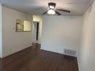 1407 W 39th 1/2 St APT 203, Austin, TX 78756