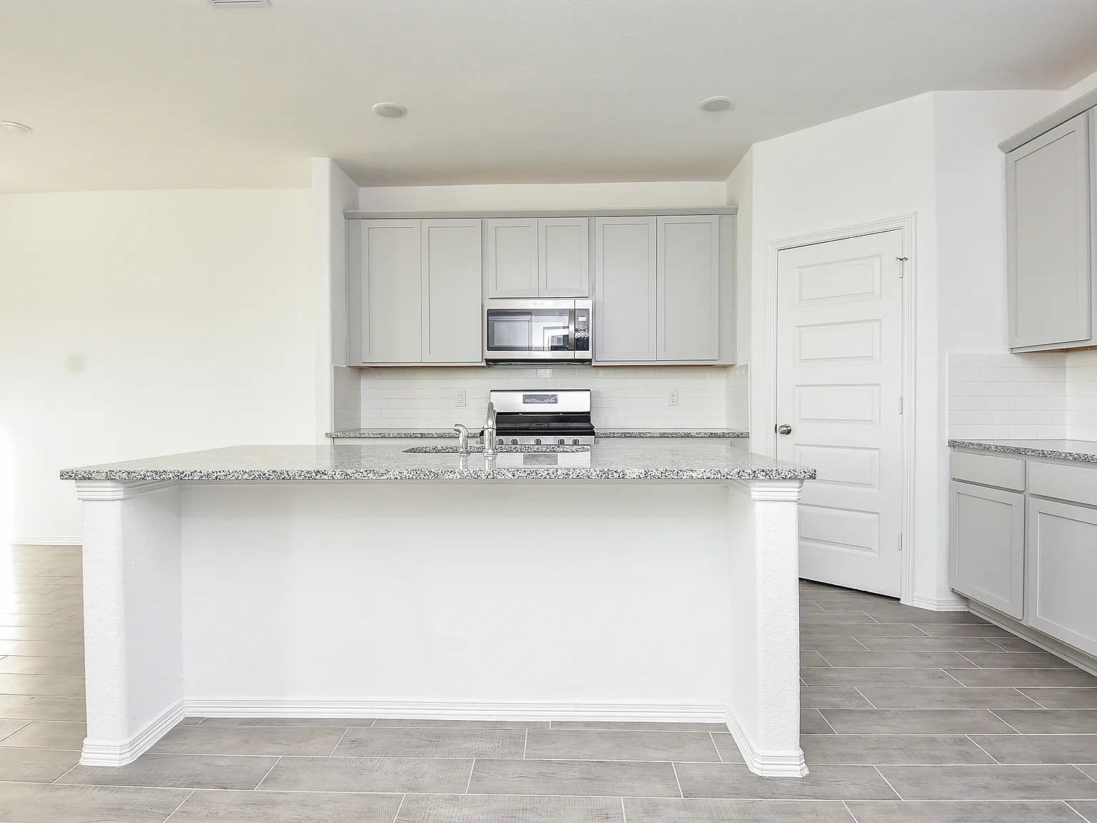 5715 Aurora Greens Lane - 1 — Photo 2