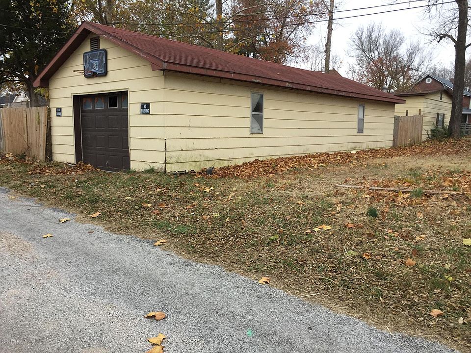 2nd image of 811 S Sergeant Ave