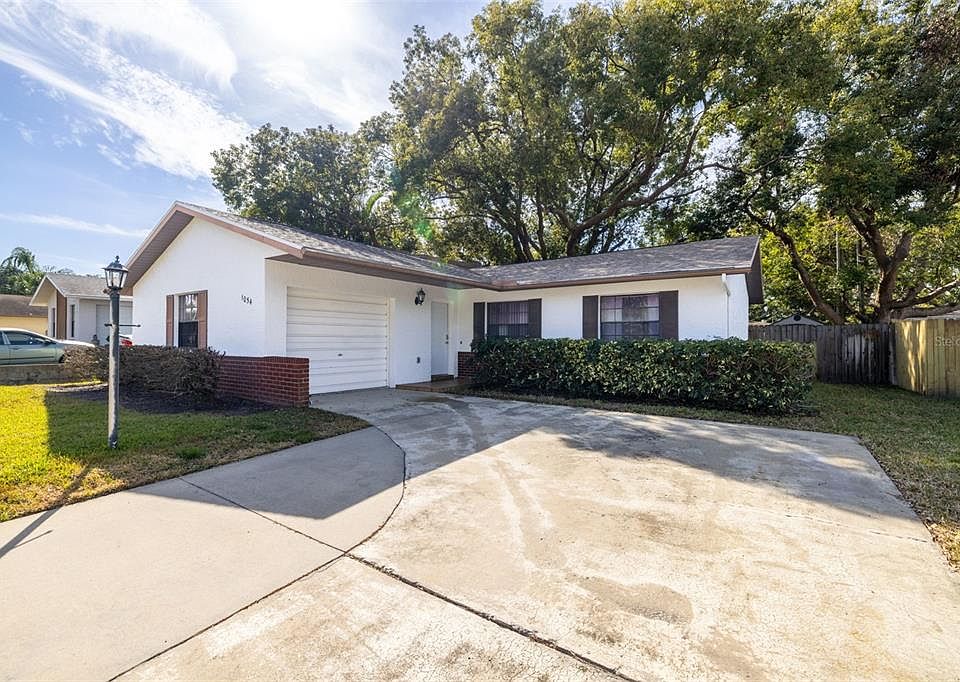 1st image of 1054 OAKWOOD DRIVE